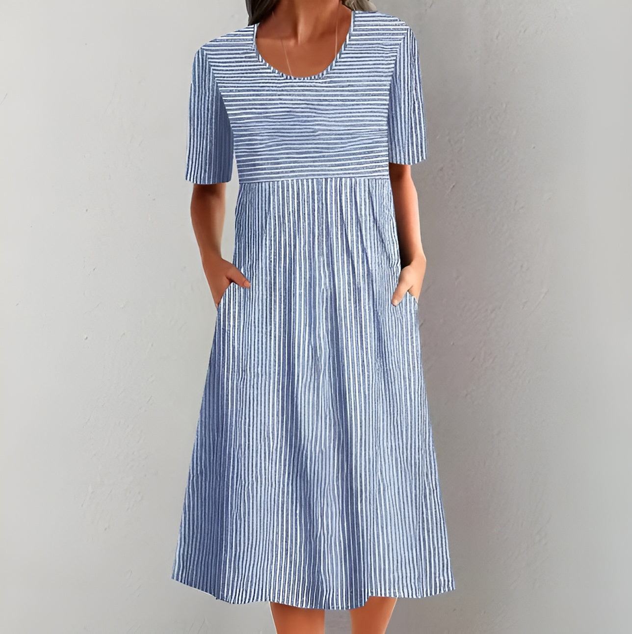 Aquelle™ - Elegantes Gestreiftes Midikleid mit Meeresinspirierter Note